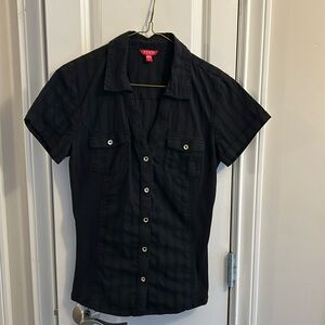 Ladies Guess short, short, sleeved blouse